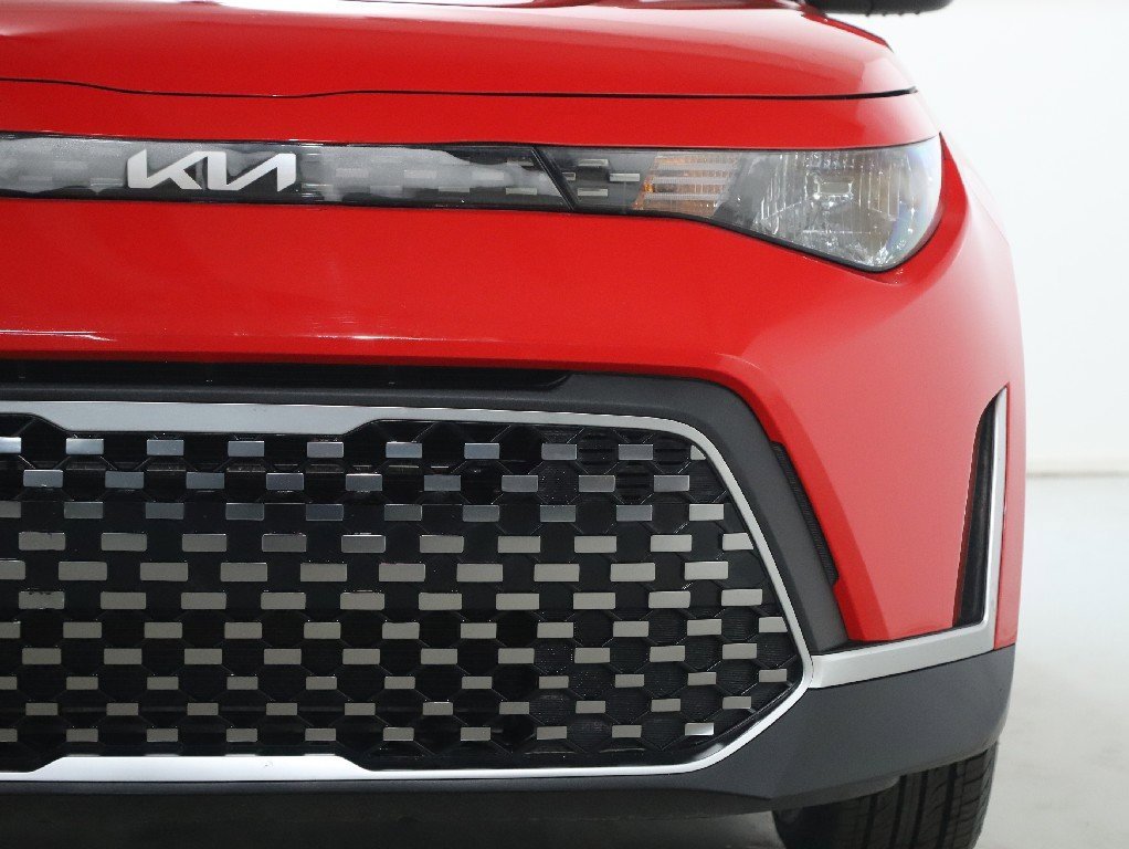 Used 2023 Kia Soul LX w/ LX Technology Package image 8