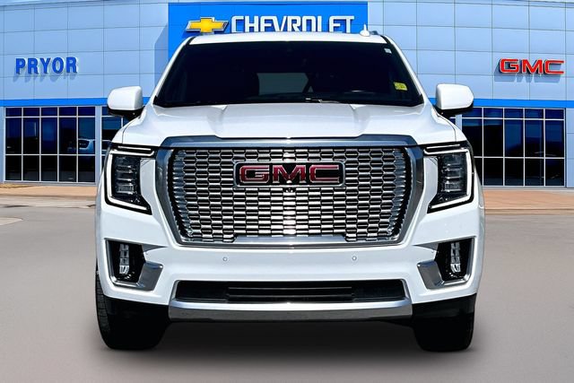 Used 2024 GMC Yukon Denali w/ Advanced Technology Package AWD/4WD image 2