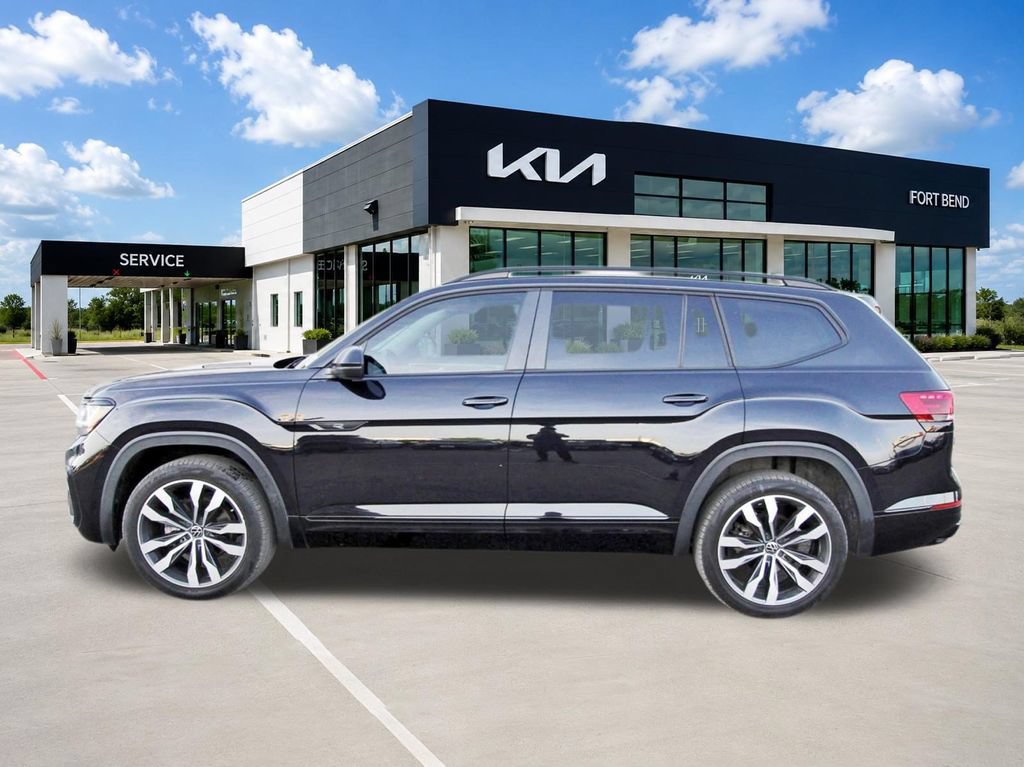Used 2023 Volkswagen Atlas SEL R-Line AWD/4WD image 8