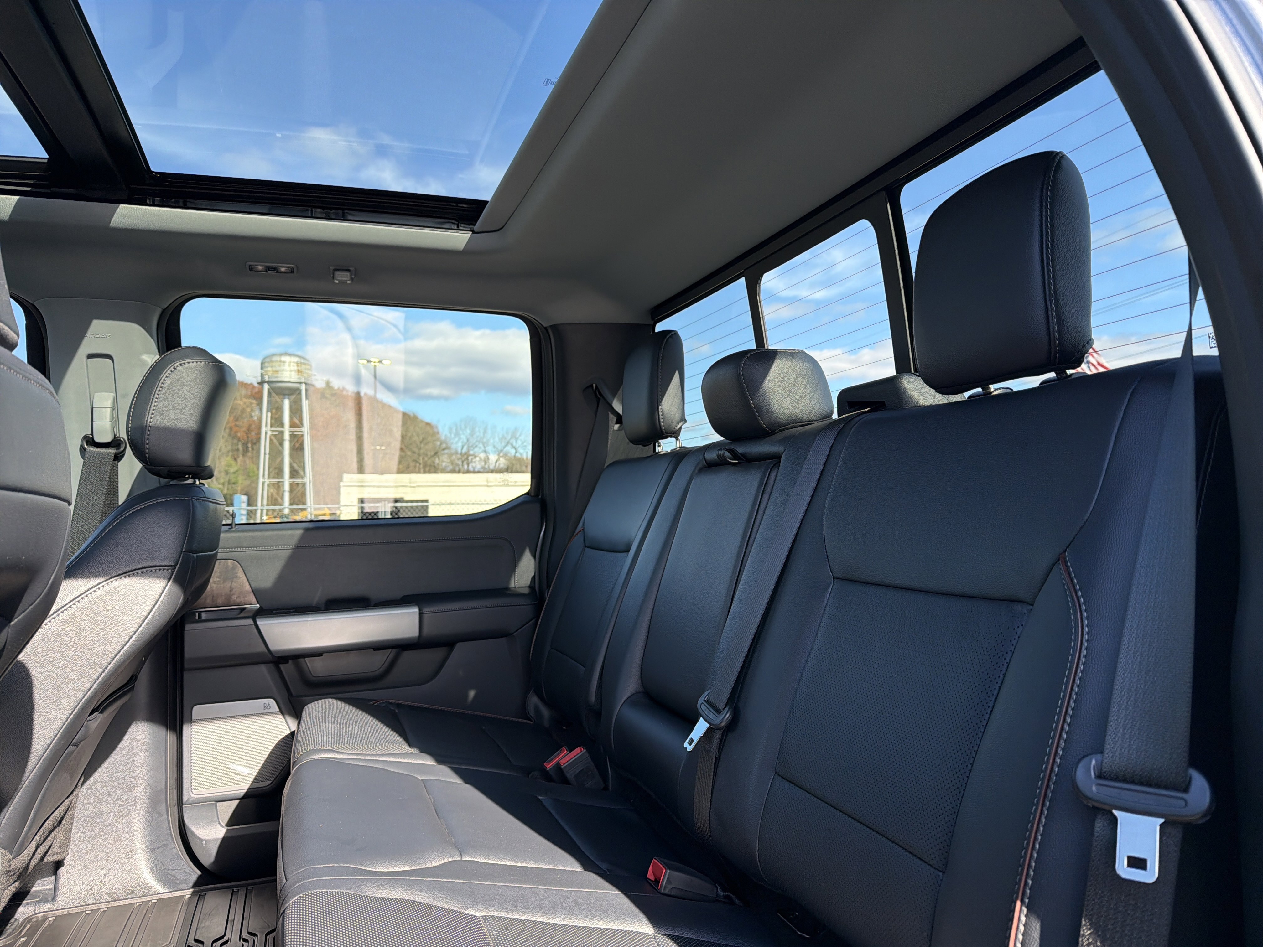 Certified 2024 Ford F250 Lariat image 32