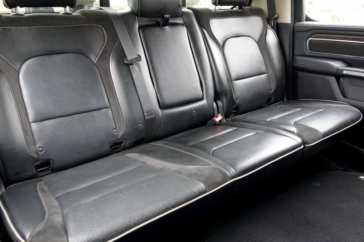 Used 2019 RAM 1500 Laramie AWD/4WD image 11