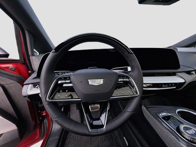 Certified 2025 Cadillac Optiq Sport 2 w/ LPO, Floor Liner Package AWD/4WD image 12
