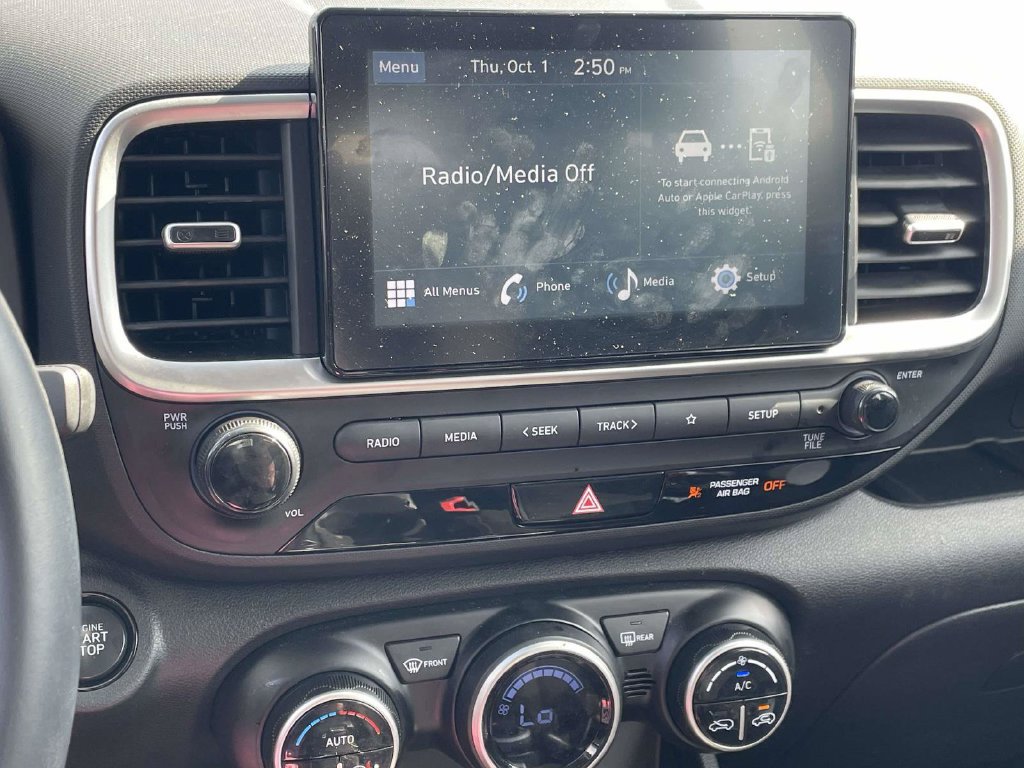 Used 2025 Hyundai Venue SEL FWD image 13