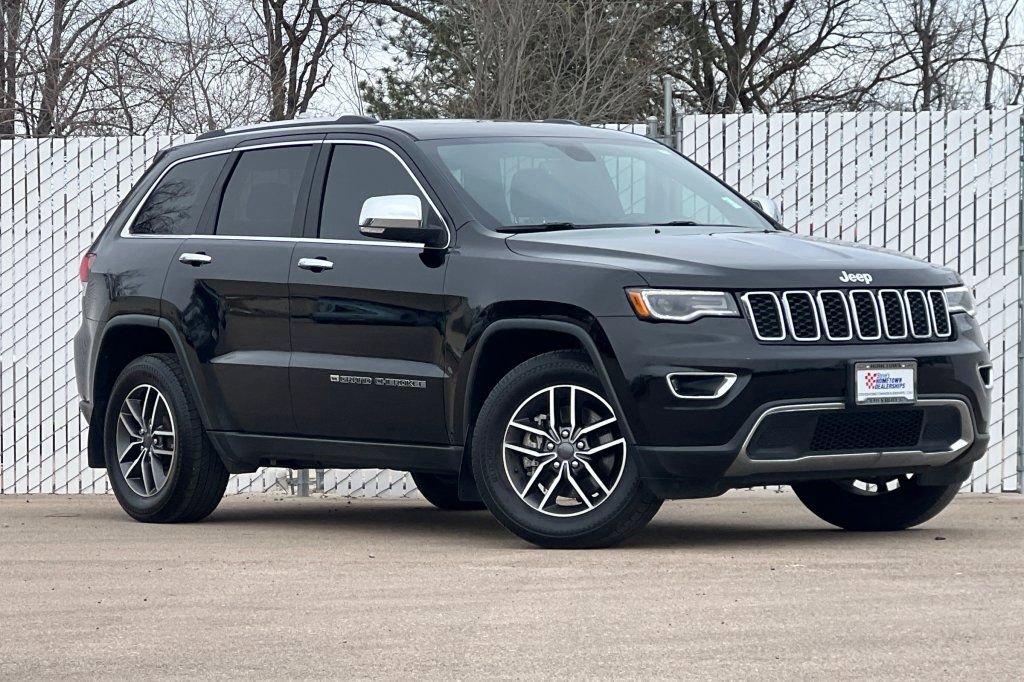 Used 2022 Jeep Grand Cherokee Limited w/ Trailer Tow Group IV image 2