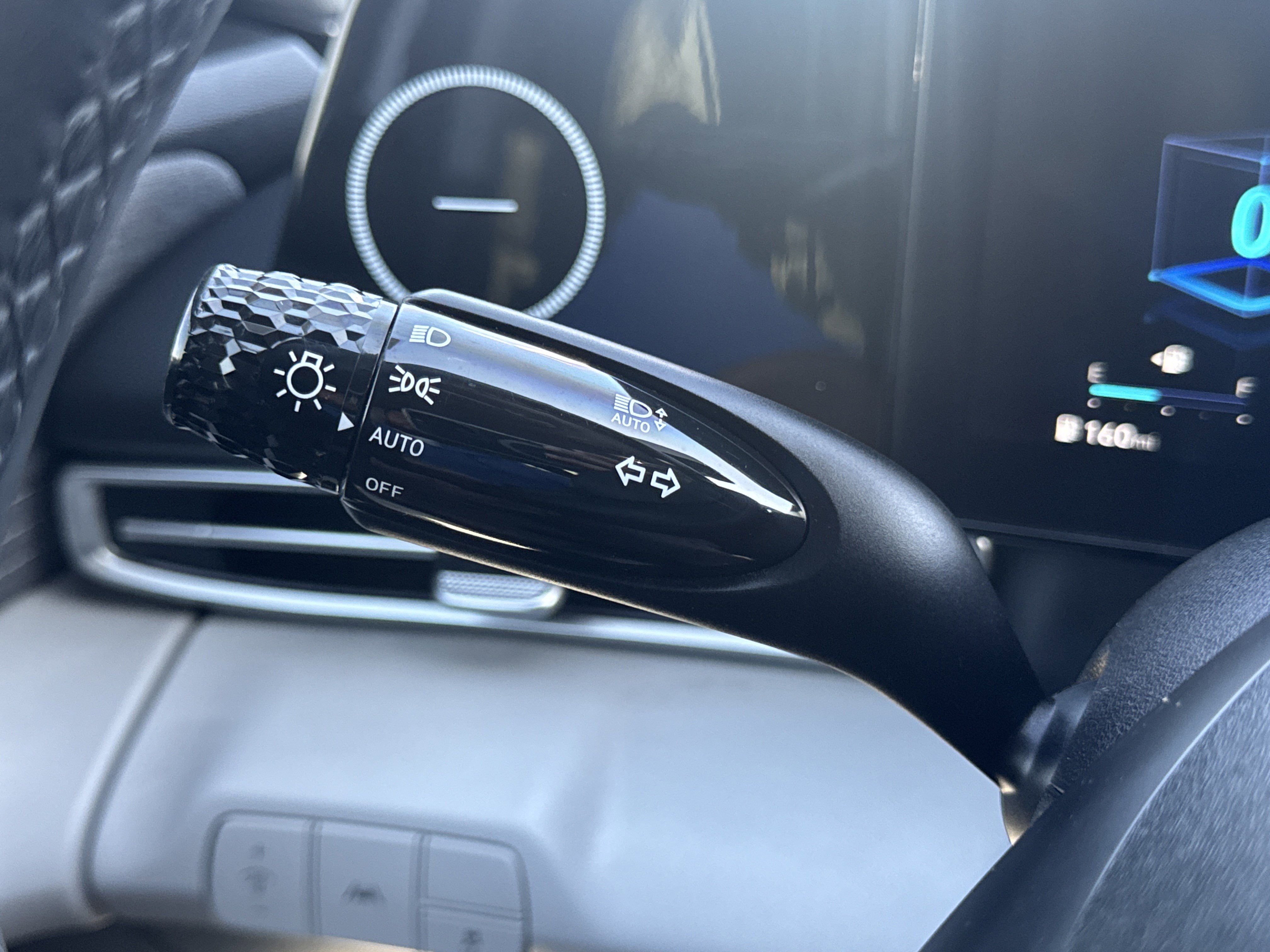 Used 2021 Hyundai Elantra Limited image 16