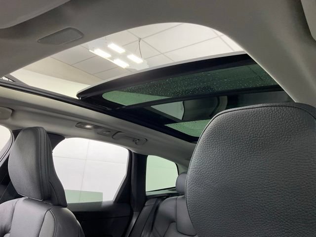 Certified 2024 Volvo XC60 B5 Plus w/ Climate Package AWD/4WD image 23
