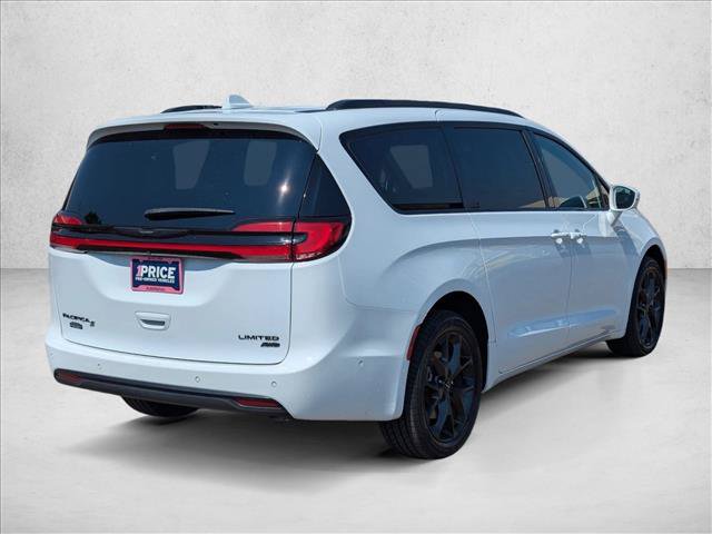 Used 2022 Chrysler Pacifica Limited w/ S Appearance Package AWD/4WD image 5