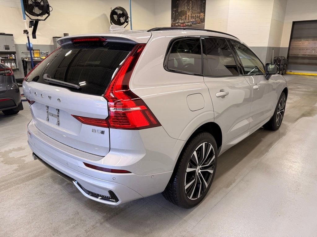 Used 2025 Volvo XC60 B5 Plus w/ Climate Package image 6
