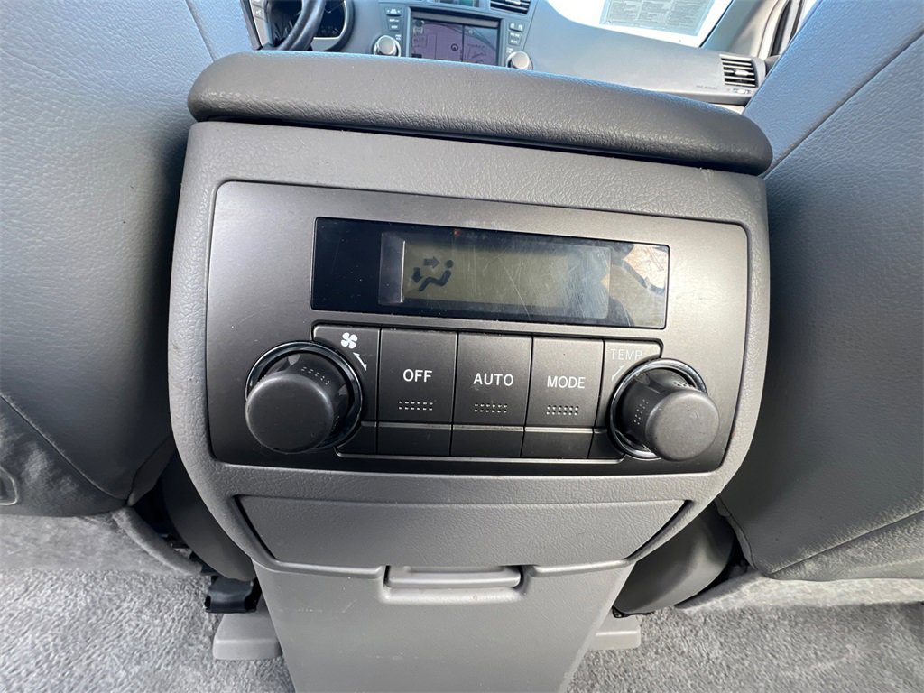 Used 2010 Toyota Highlander Limited image 35