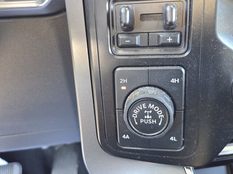 Used 2023 Ford F150 Lariat w/ Trailer Tow Package image 19