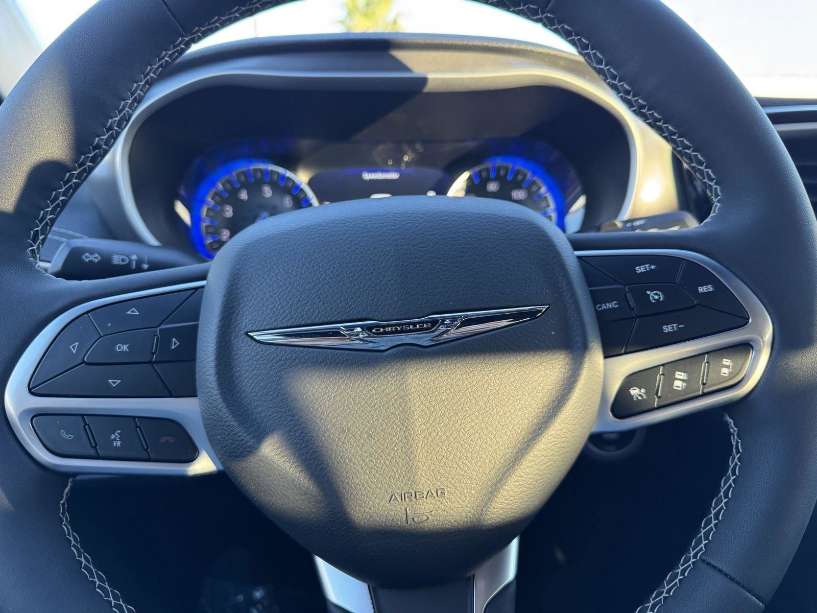 New 2026 Chrysler Pacifica Select FWD image 18