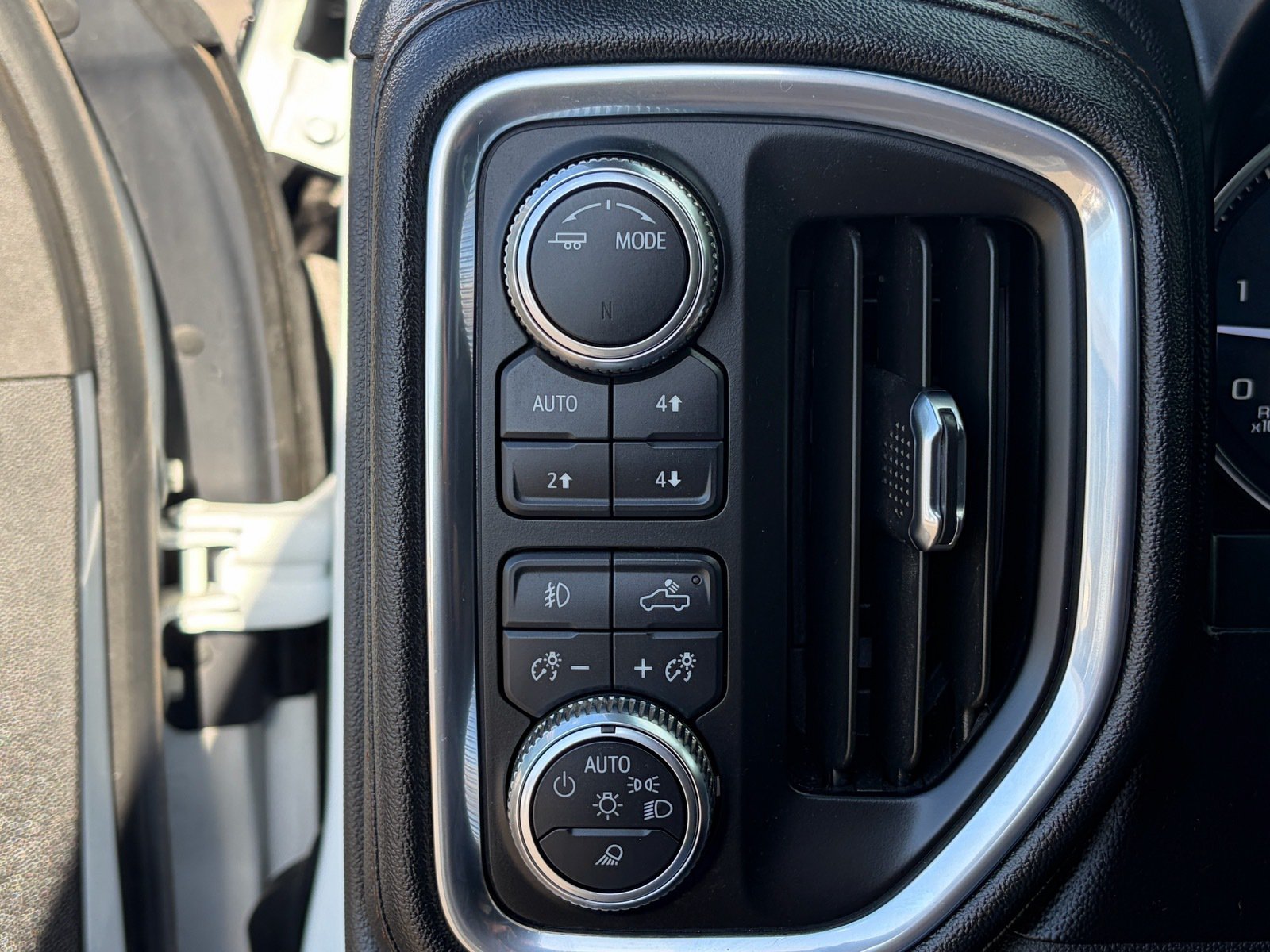 Used 2021 GMC Sierra 2500 AT4 w/ Gooseneck/5TH Wheel Package AWD/4WD image 18