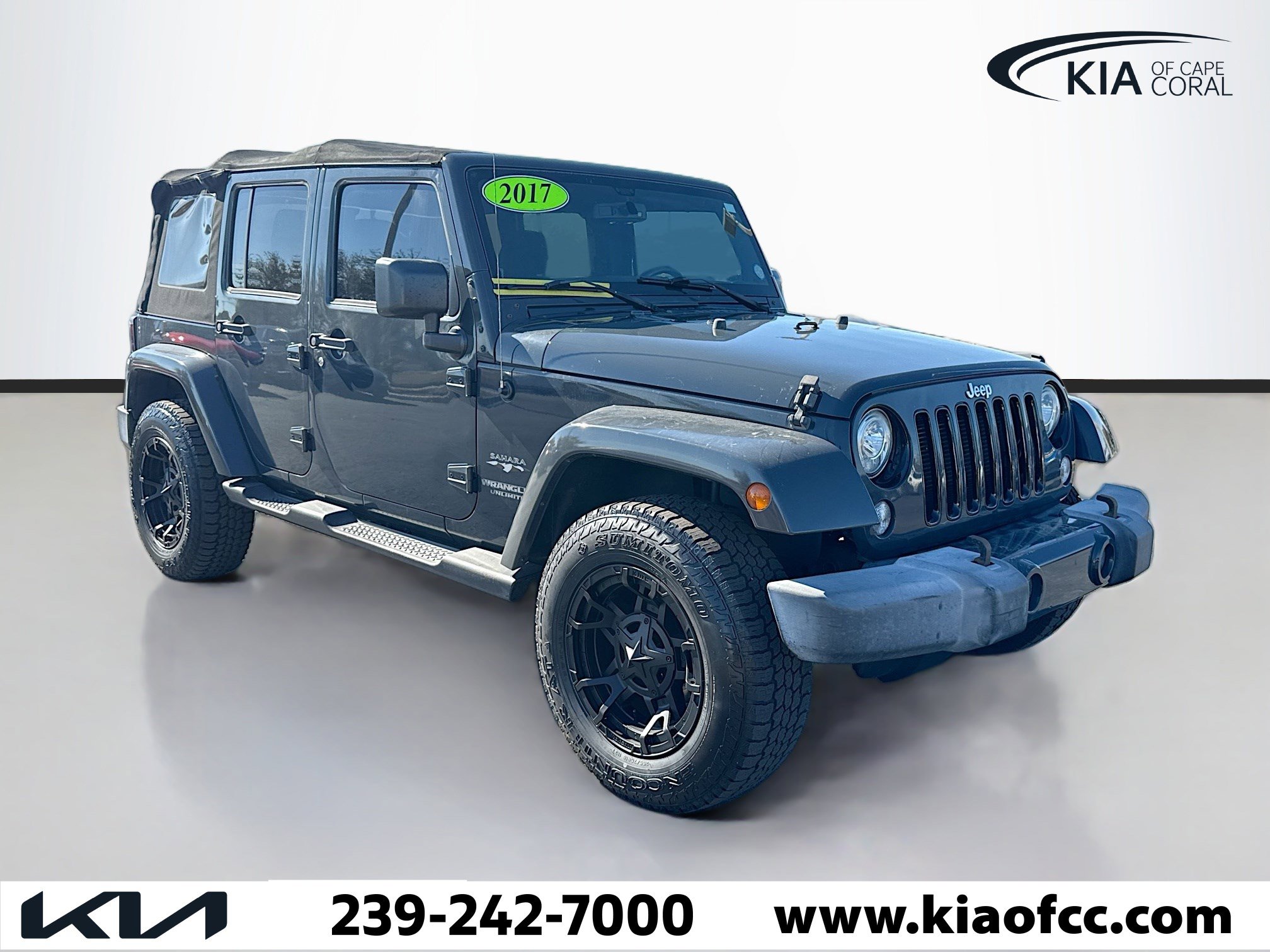Used 2017 Jeep Wrangler Unlimited Sahara w/ Connectivity Group image 7
