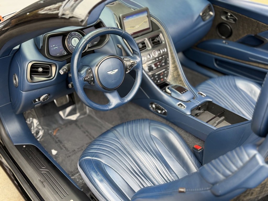 Used 2019 Aston Martin DB11 Volante image 30