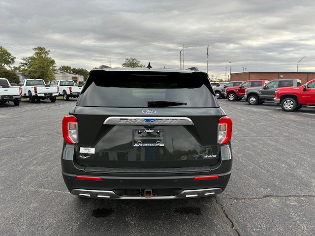 Used 2023 Ford Explorer XLT w/ Equipment Group 202A image 4