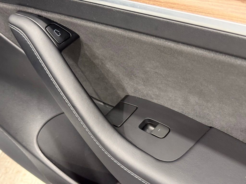 Used 2022 Tesla Model 3 image 23