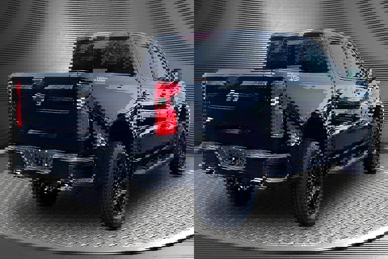 Used 2025 Chevrolet Silverado 1500 LT Trail Boss w/ Convenience Package II image 6