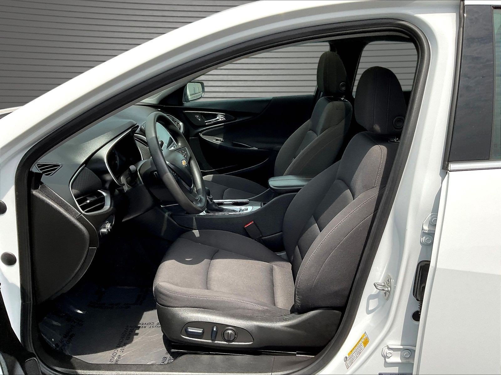 Used 2024 Chevrolet Malibu LT FWD image 21