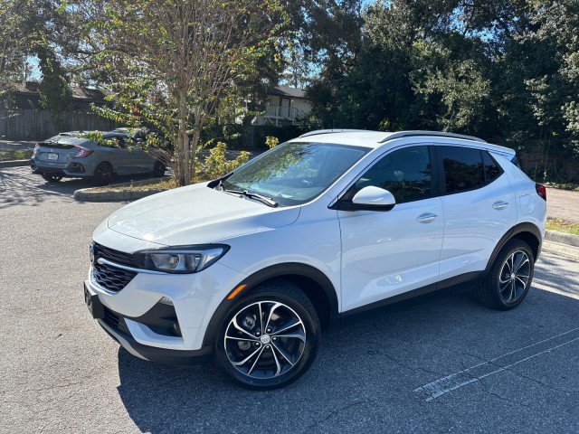 Used 2022 Buick Encore GX Select w/ LPO, Active Lifestyle Package image 2