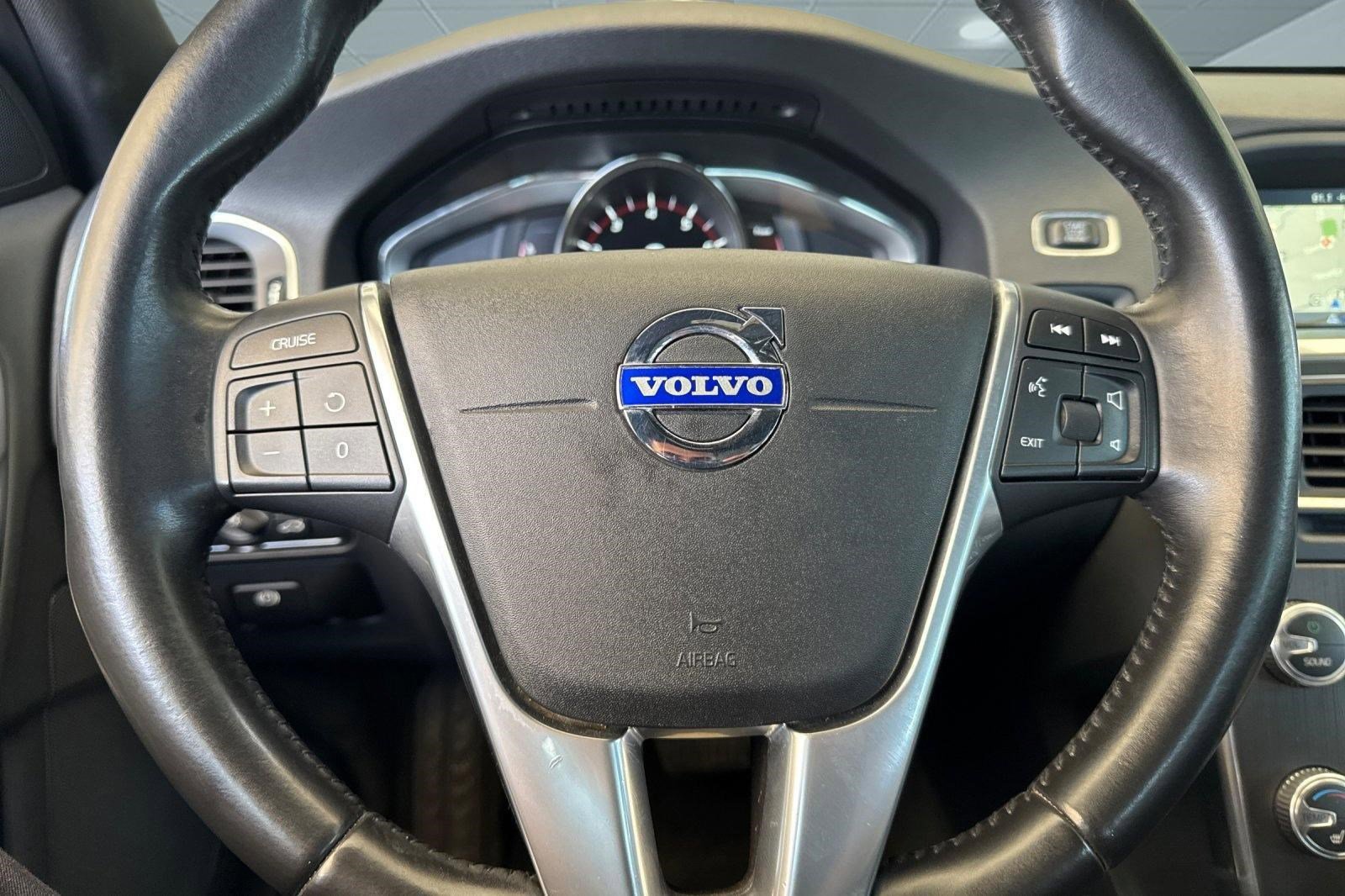 Used 2015 Volvo V60 T5 Premier w/ Convenience Package image 17