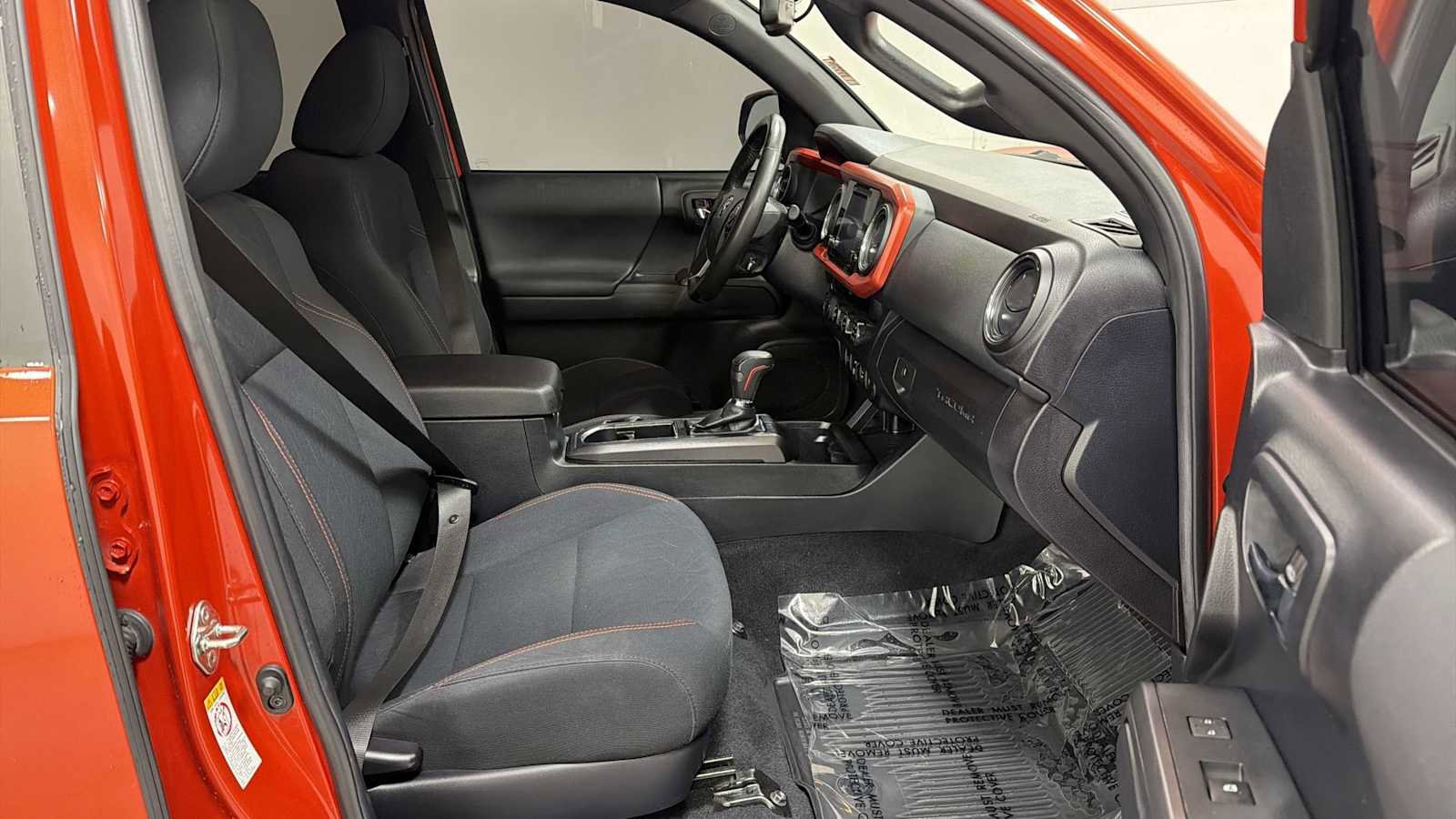 Used 2018 Toyota Tacoma TRD Sport image 29