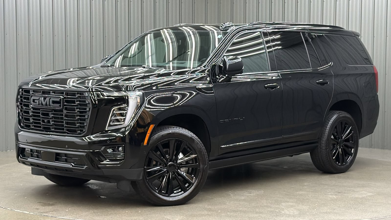 Used 2026 GMC Yukon Denali w/ Sun & Power Step Package AWD/4WD image 1