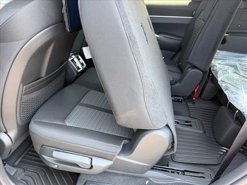 New 2026 Kia Sorento LX FWD image 16