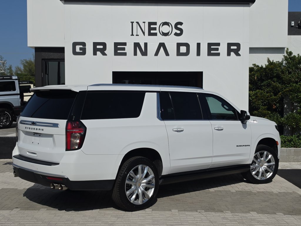 Used 2023 Chevrolet Suburban High Country w/ LPO, Illumination Package RWD image 3