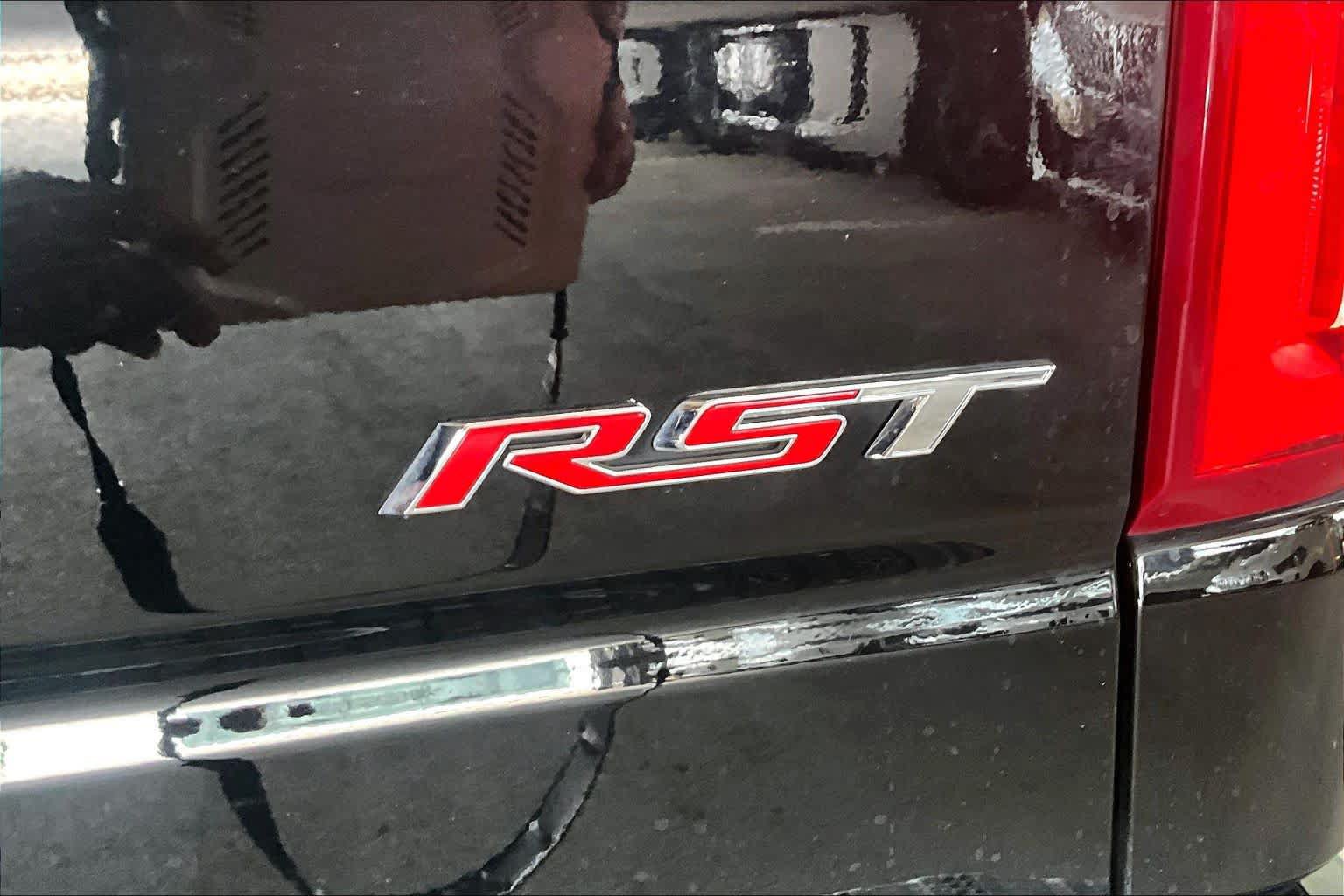 Used 2022 Chevrolet Silverado 1500 RST RWD image 9