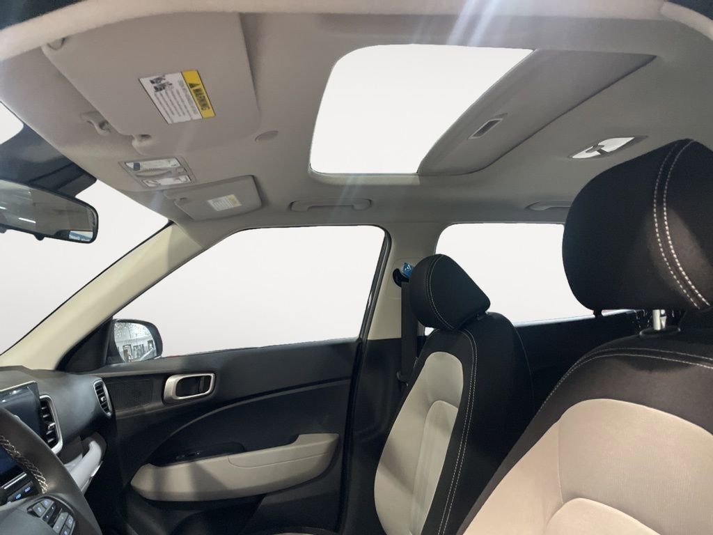 New 2026 Hyundai Venue SEL image 17