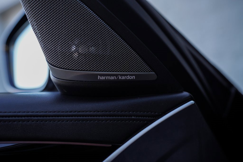 Used 2023 BMW M550i xDrive w/ Dynamic Handling Package image 36