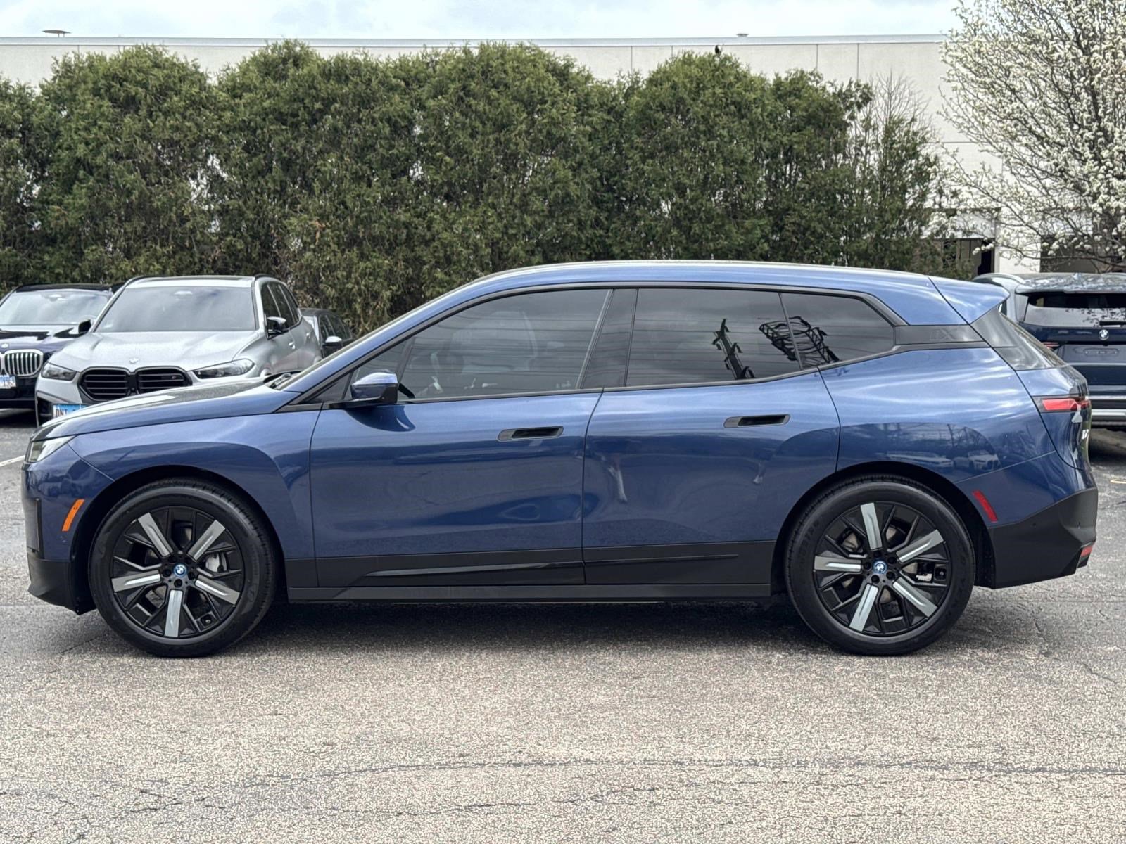 Certified 2022 BMW iX xDrive50 w/ Premium Package image 8