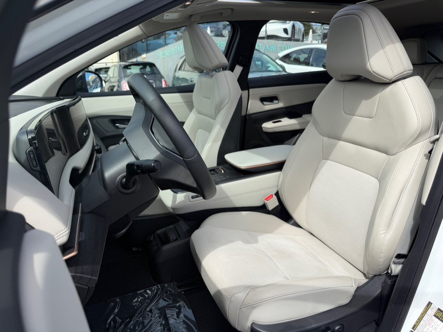 Used 2024 Nissan Ariya AWD image 17