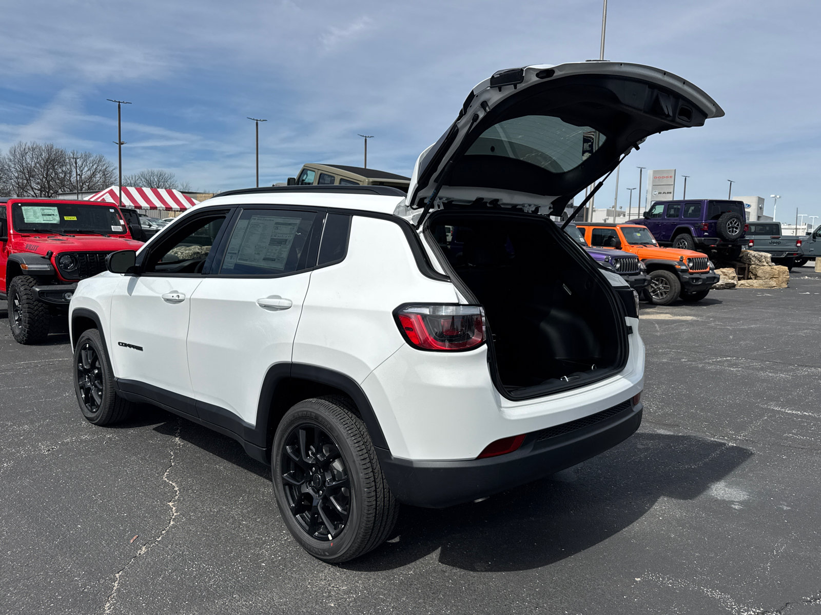 New 2026 Jeep Compass Latitude AWD/4WD image 17