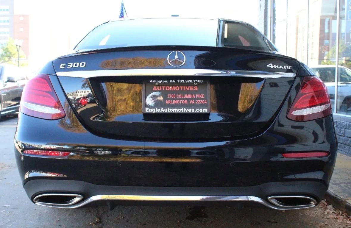 Used 2017 Mercedes-Benz E 300 4MATIC image 4
