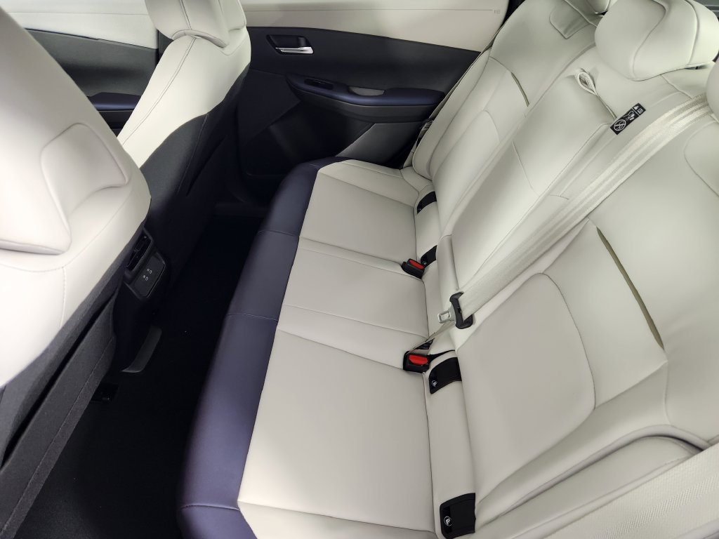 New 2026 Nissan Leaf SV+ w/ Floor Mat Package (SV+) FWD image 12