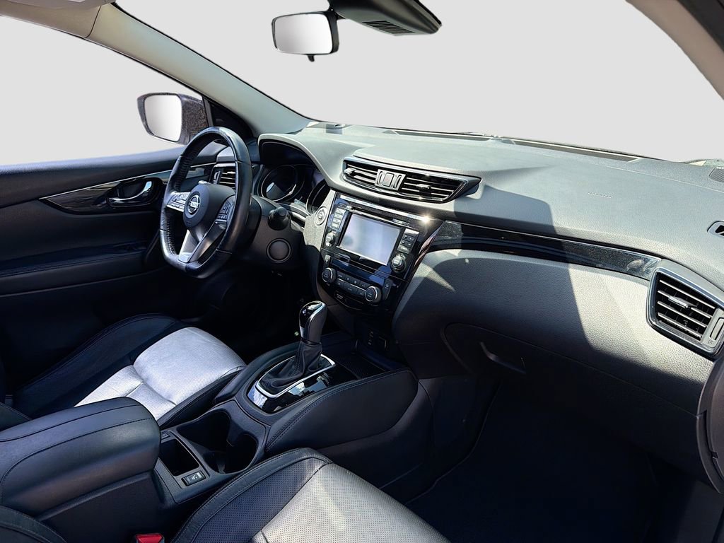 Used 2017 Nissan Rogue Sport SL w/ SL Premium Package image 33