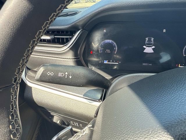 Used 2023 Jeep Grand Cherokee Altitude image 38