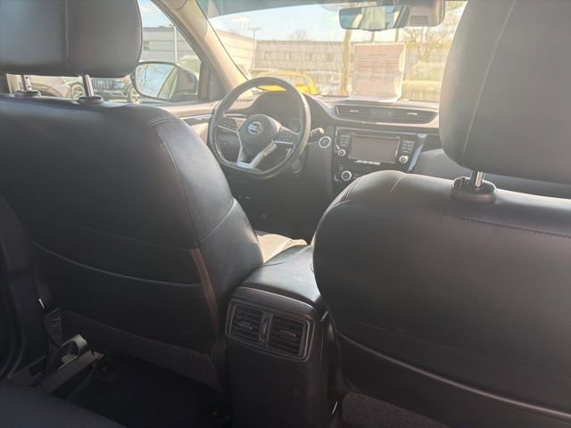 Used 2018 Nissan Rogue Sport SL w/ SL Premium Package image 12