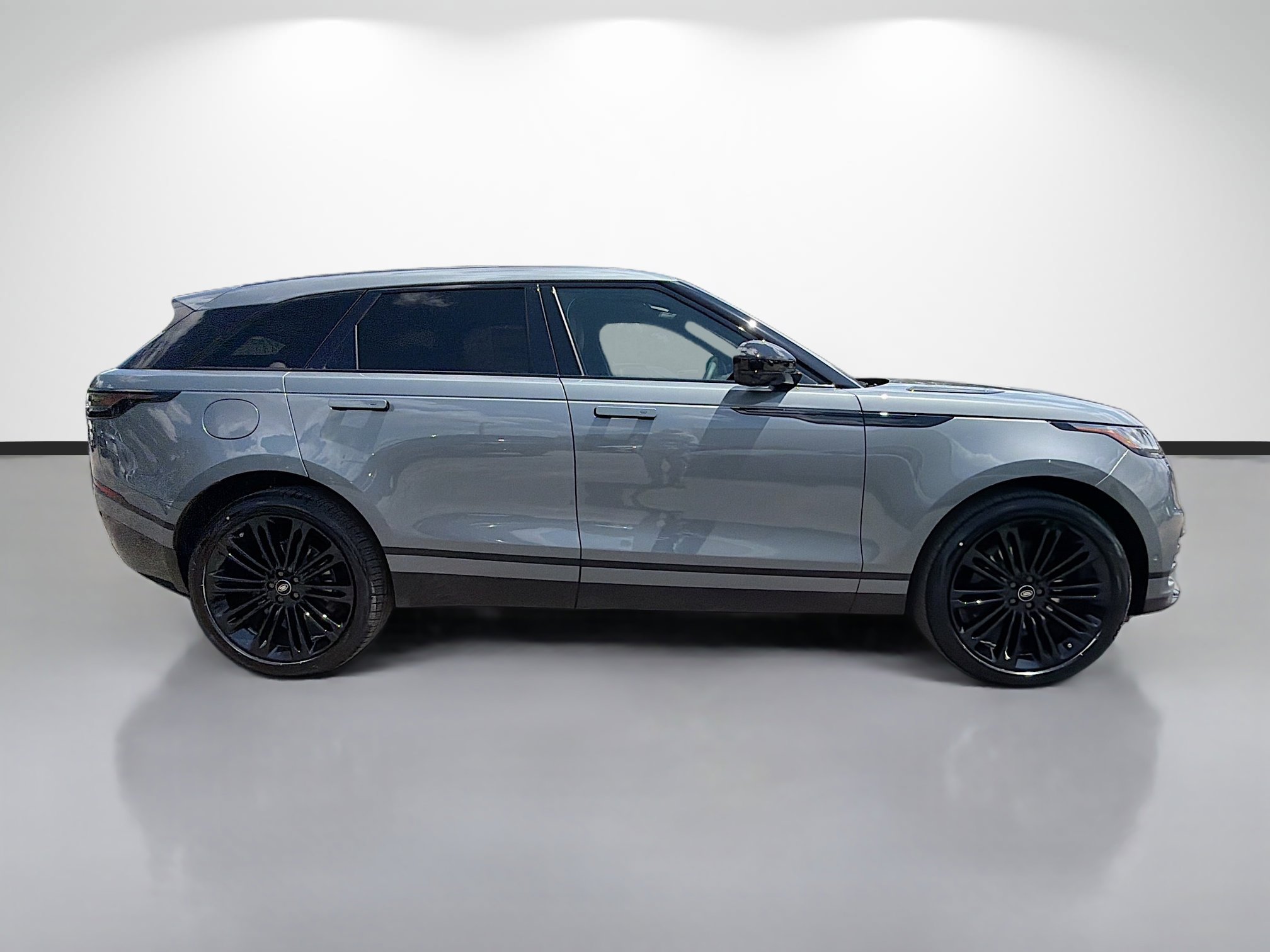 New 2026 Land Rover Range Rover Velar Dynamic SE AWD/4WD image 6