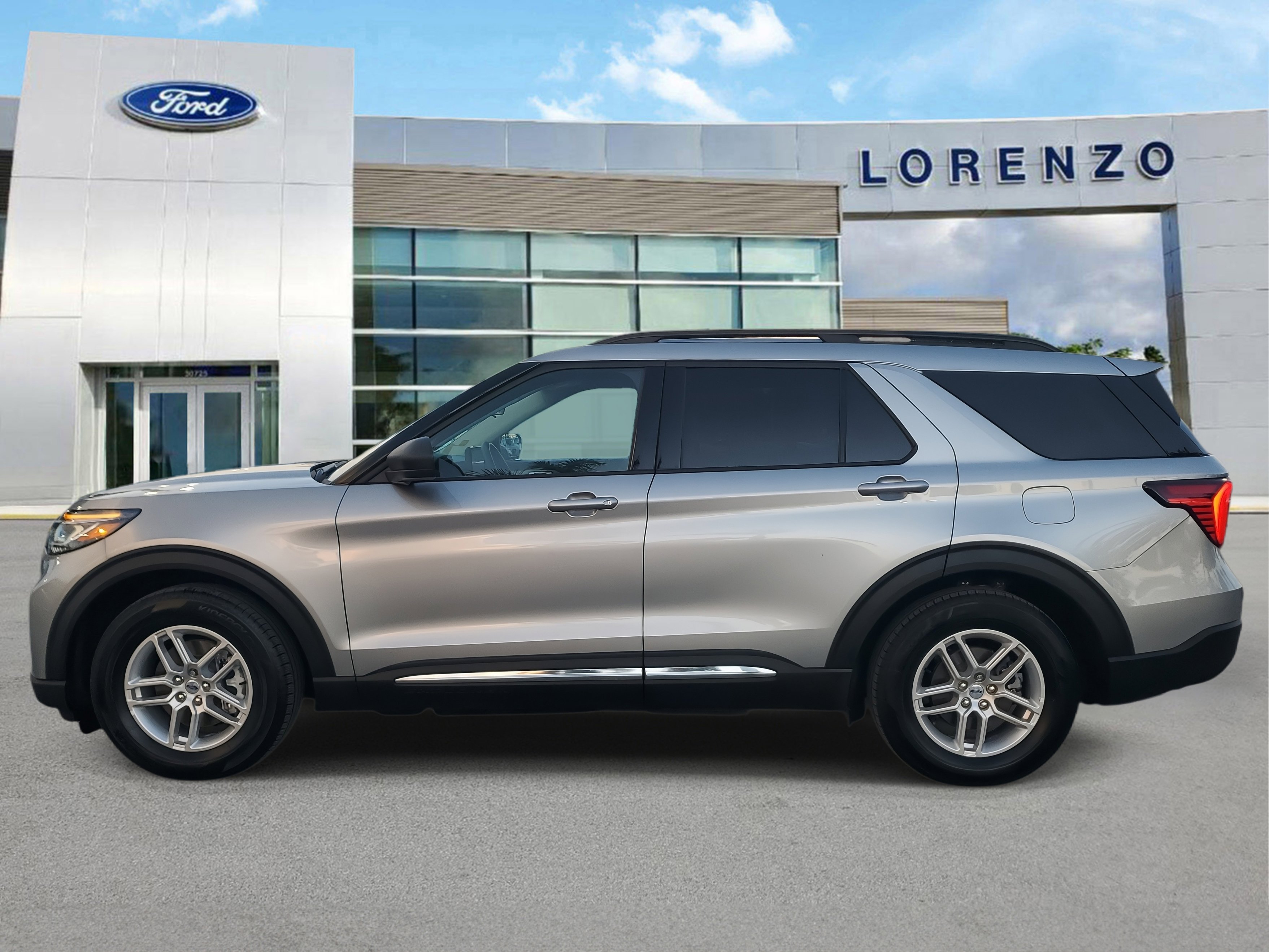 Used 2025 Ford Explorer Active image 8