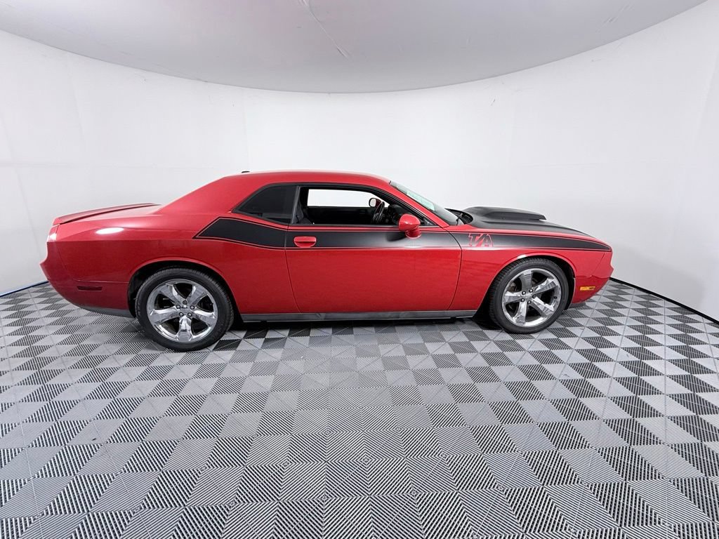 Used 2014 Dodge Challenger R/T RWD image 8