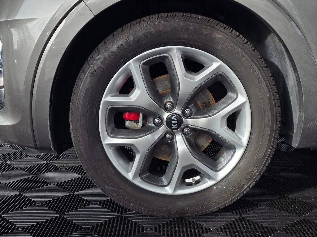 Used 2019 Kia Sorento SX image 12
