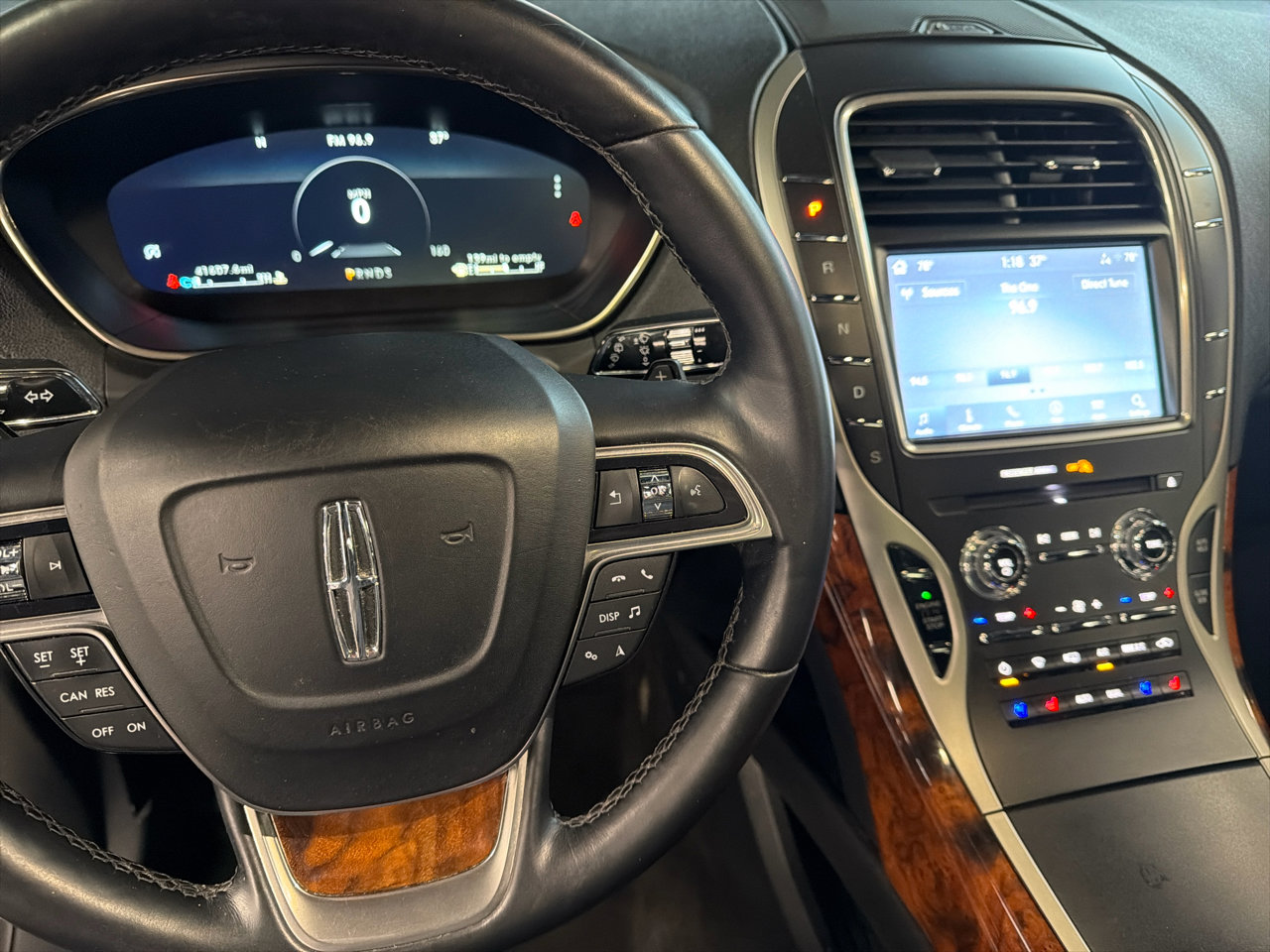 Used 2020 Lincoln Nautilus Reserve image 15