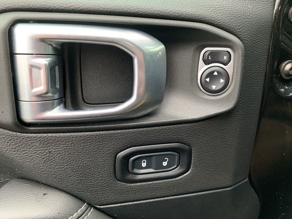 Used 2021 Jeep Wrangler Rubicon image 12