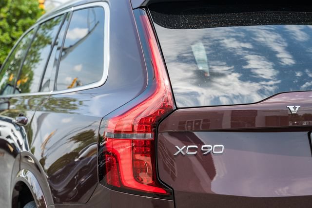New 2026 Volvo XC90 T8 Plus w/ Protection Package Premier AWD/4WD image 8
