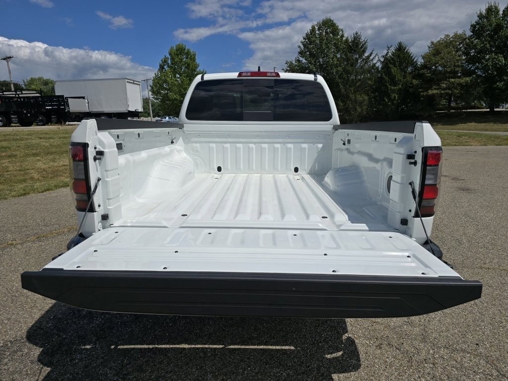 New 2025 Nissan Frontier S image 10
