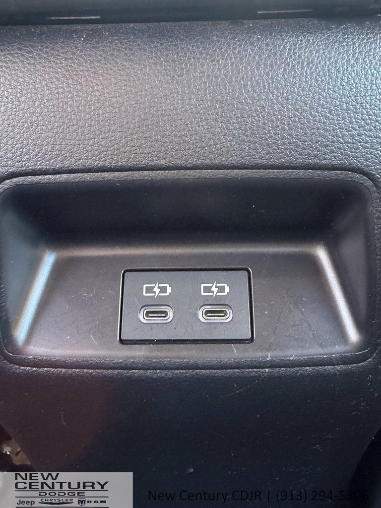 Used 2025 Toyota Corolla LE FWD image 19