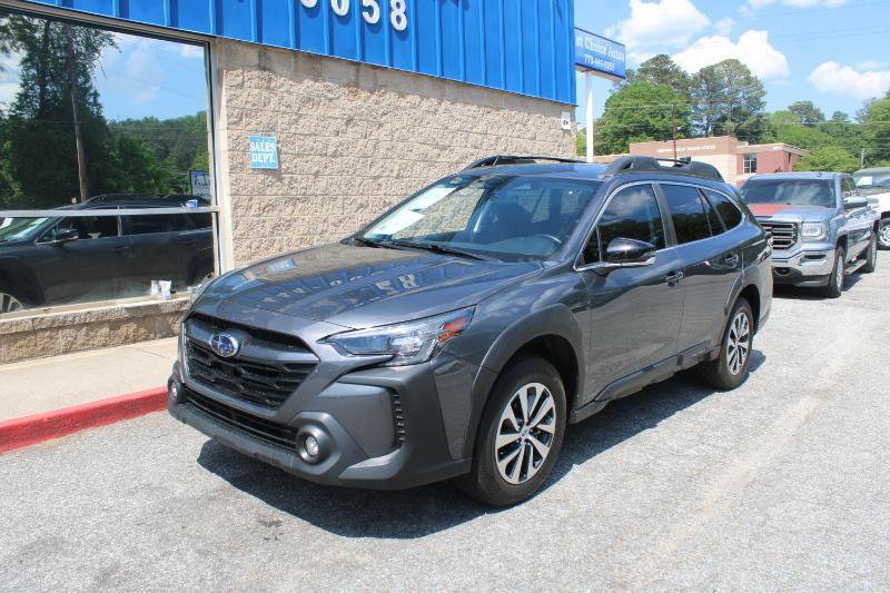 Used 2023 Subaru Outback Premium AWD/4WD image 3