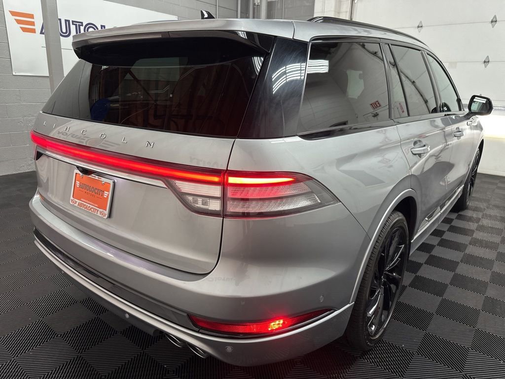 Used 2023 Lincoln Aviator Reserve w/ Equipment Group 201A image 9